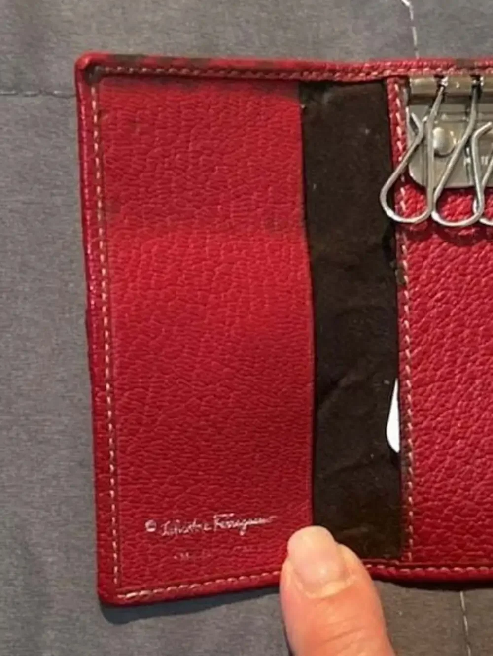 Salvatore Ferragamo Red Pebbled Leather 6-Key Case Holder Wallet